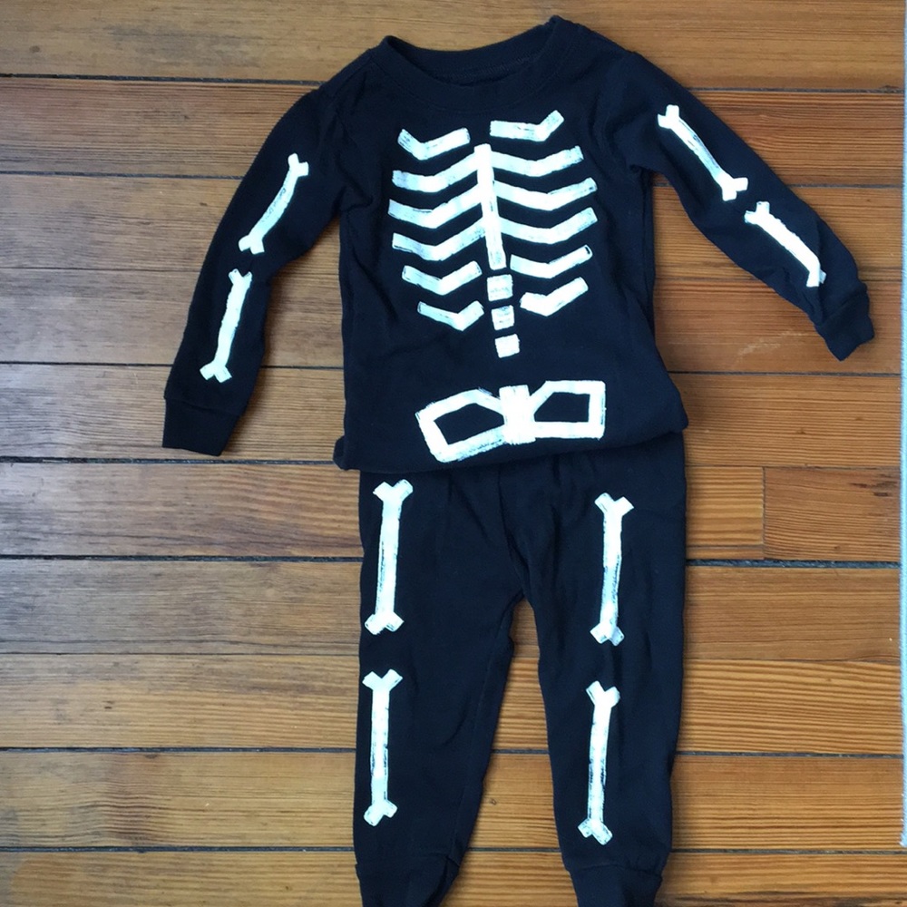 Baby Gap Skeleton costume 12-18 months in EUC